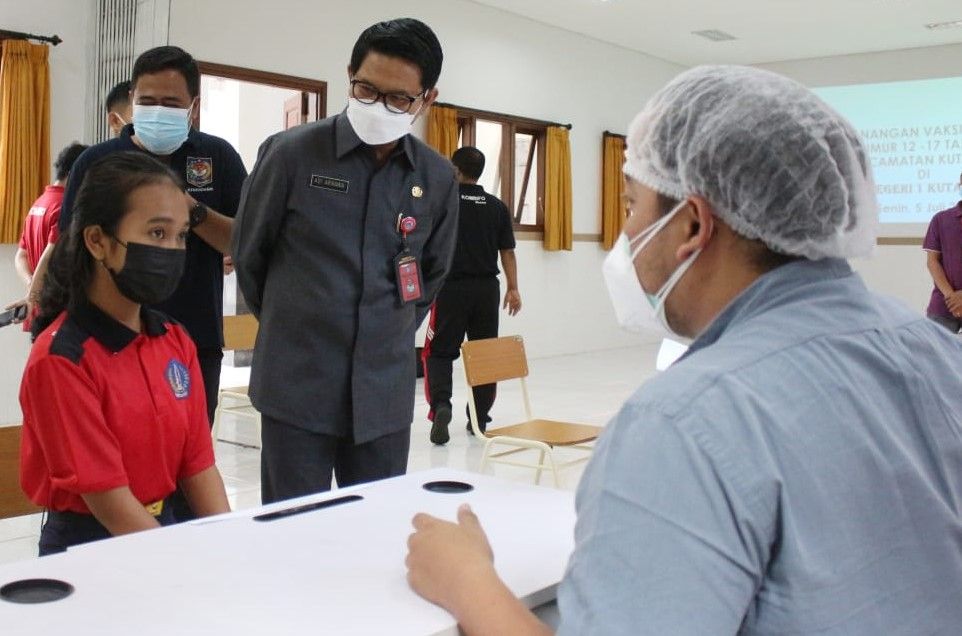 podiumnews.com-Sekda Badung: Meski Sudah Divaksin, Tetap Harus Patuhi Prokes